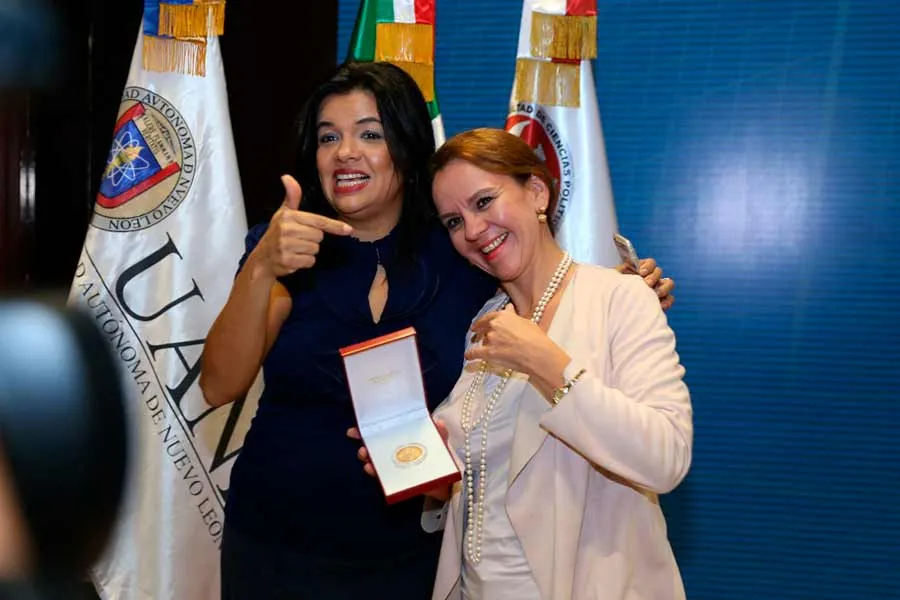 Sara Lozano polit&oacute;loga ganadora del Premio Mujer Tec 2022