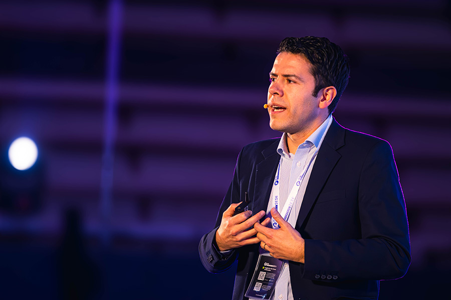 sebastian Riomalo durante su participación en el IFE Conference