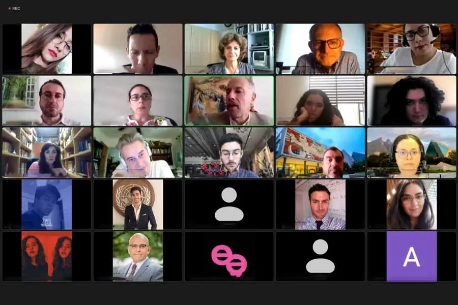 Sesi&oacute;n del panel "Coyunturas".