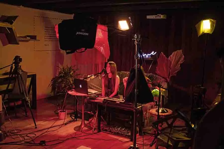 &ldquo;Justo fue en una clase del Tec que surgi&oacute; El Sof&aacute;, ten&iacute;amos que hacer un canal de YouTube que pudiera trascender, ser constante y atractivo&rdquo;,