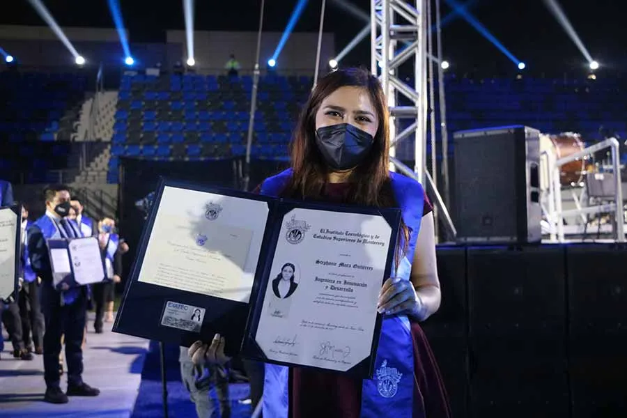 Graduaci&oacute;n Stephanie L&iacute;der del Ma&ntilde;ana