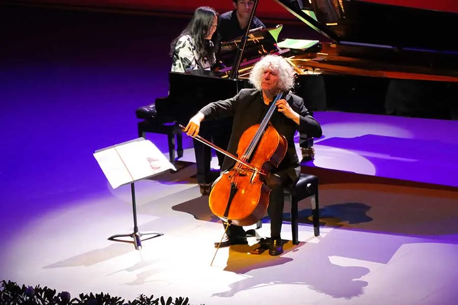 El chelista brit&aacute;nico Steven Isserlis y la pianista canadiense Connie Shih. Foto: Martha Mariano.