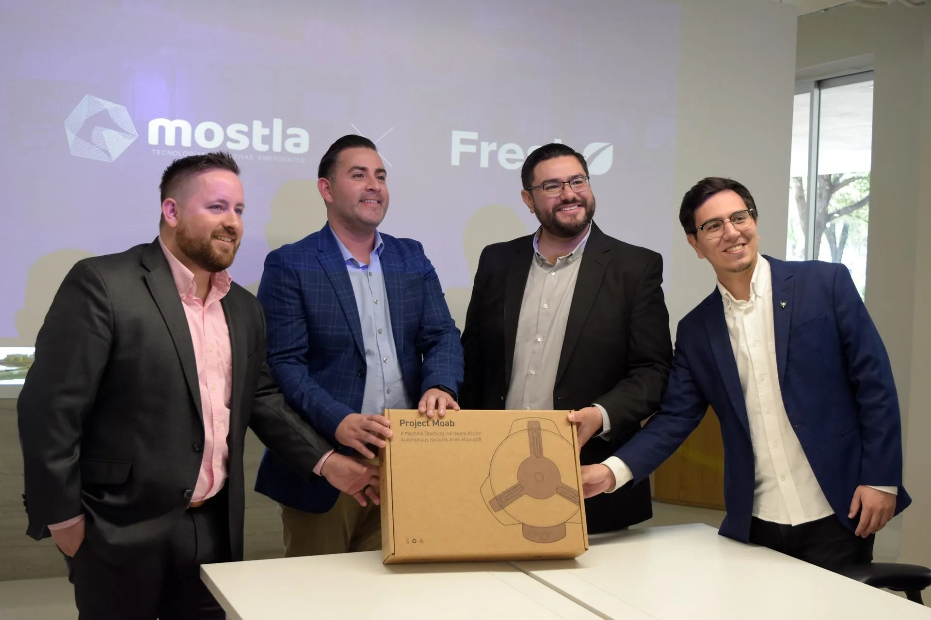 El Tec de Monterrey, a trav&eacute;s del Mostla, laboratorio de Tecnolog&iacute;as Emergentes, hizo alianza con Fresh Consulting, para buscar proyectos conjuntos.