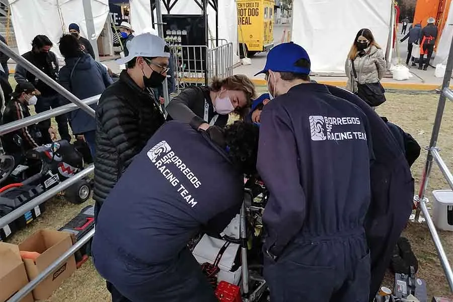 Estudiantes de Tec Santa Fe presentes con escuder&iacute;a en F&oacute;rmula E
