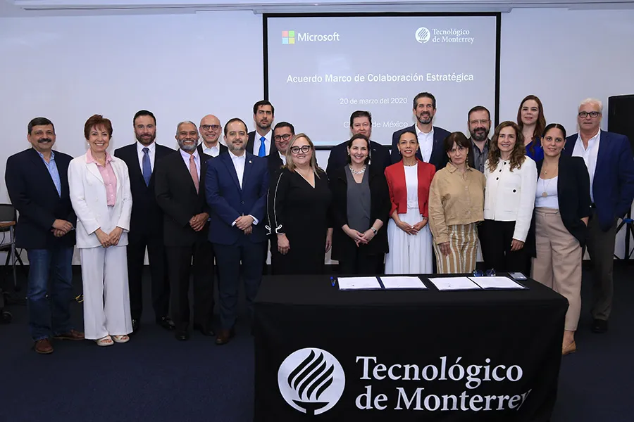 El Tec de Monterrey y Microsoft firmaron un acuerdo de colaboraci&oacute;n.