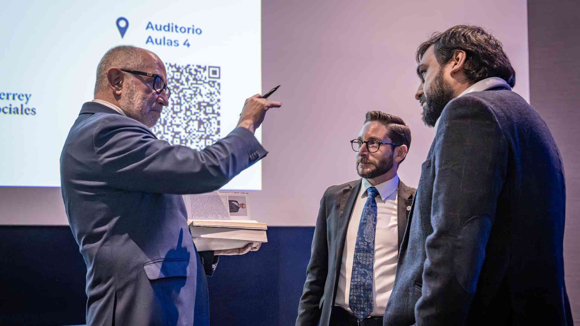 José Ramón Cossío, ofreció en el Tec campus Puebla la charla Hackeando la Sentencia: Metodología de Investigación para Juristas del Siglo 21