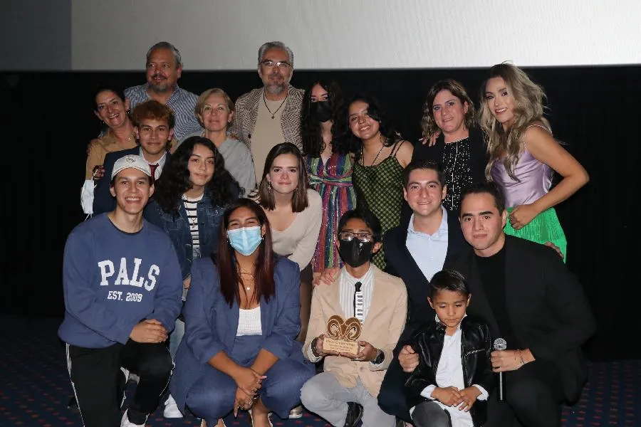 Estudiantes en la presentaci&oacute;n de su proyecto final