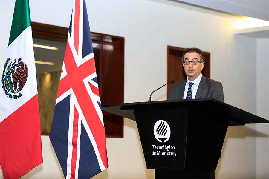 UK, PNUD y Tec firman acuerdo de cooperaci&oacute;n internacional econ&oacute;mico