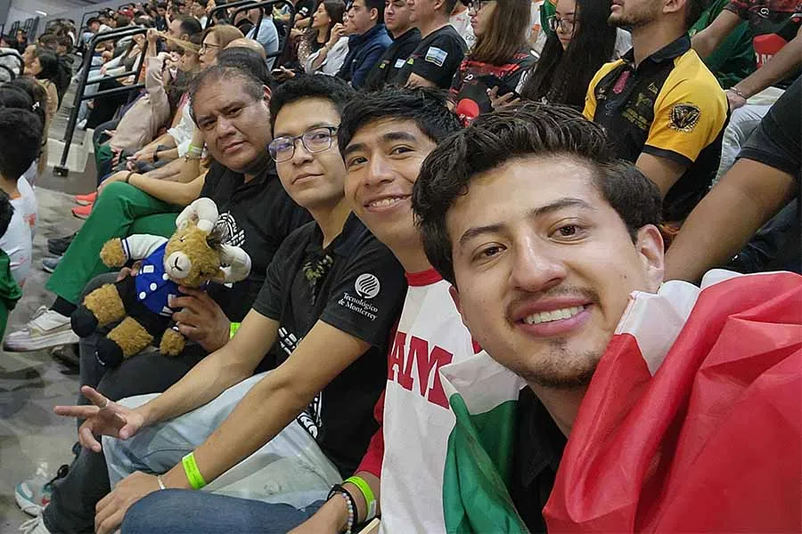 Equipo mexicano destaca en competencia internacional de rob&oacute;tica