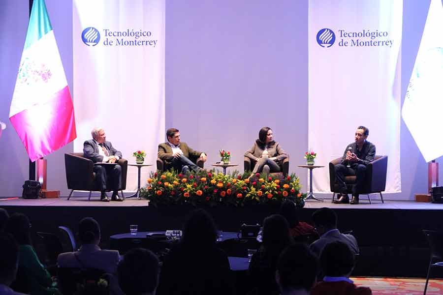 Transformaci&oacute;n digital en empresas, tema de panel de EXATEC en Tec Guadalajara. 