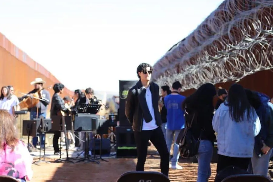 Equipo representativo de m&uacute;sica y canto Tec Sonora Norte en Concierto Binacional.