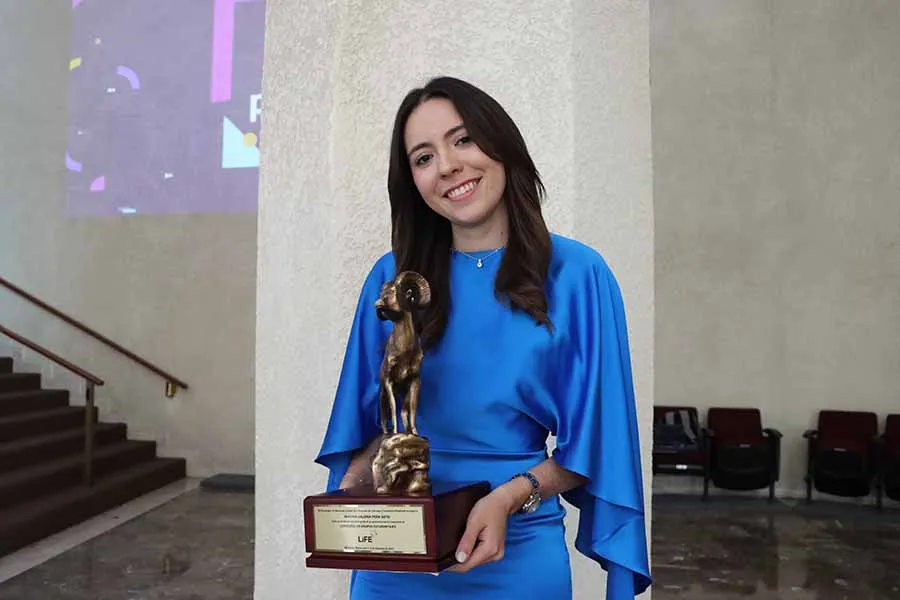 Valeria Pe&ntilde;a, ganadora del Borrego de Oro en la categor&iacute;a Grupos Estudiantiles de la generaci&oacute;n diciembre 2023.