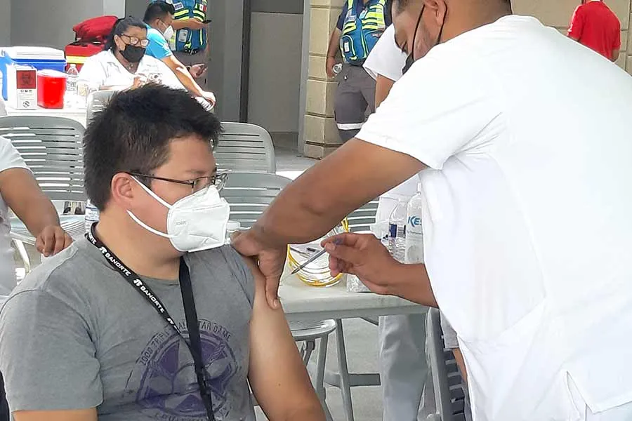 Vacunaci&oacute;n Covid en el Tec