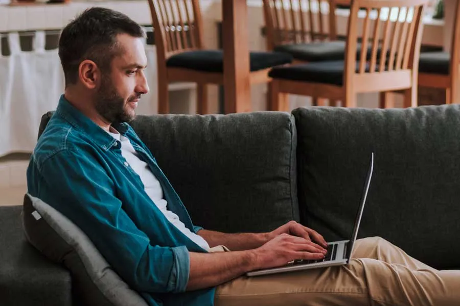 Juegos para computadoras port&aacute;tiles y de escritorio