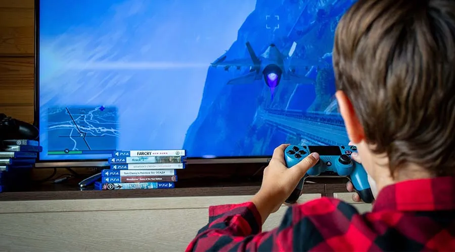 ni&ntilde;os y ni&ntilde;as gustan de pasar tiempo jugando videojuegos