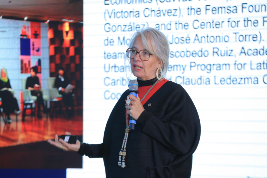 Profesora Zaida Muxi presentó su proyecto a la comunidad Tec.