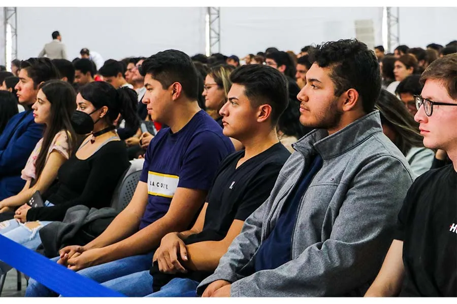 Alumnos del Tec durante la conversaci&oacute;n con el presidente de Ucrania