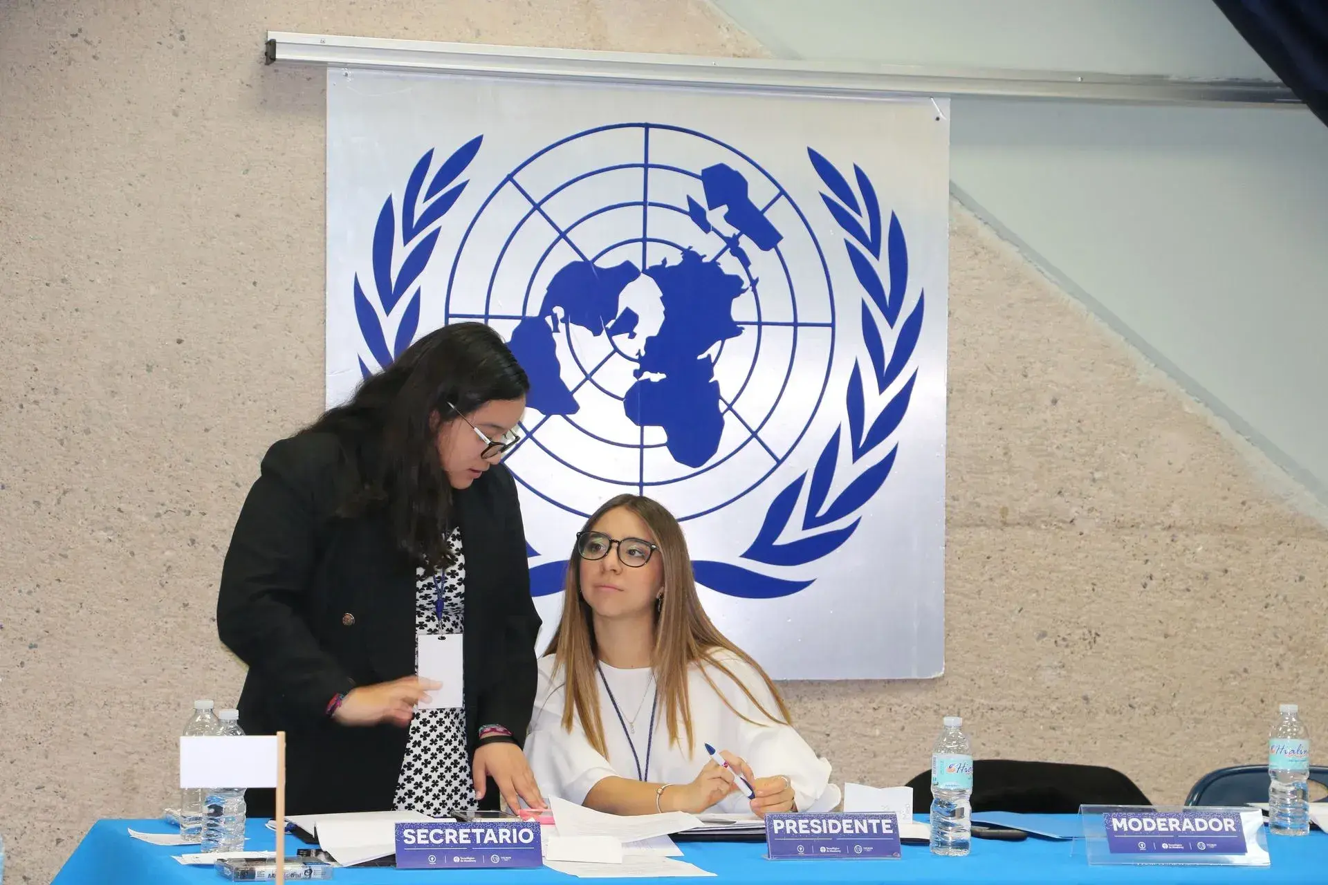 Alumnas en TecMun 2017