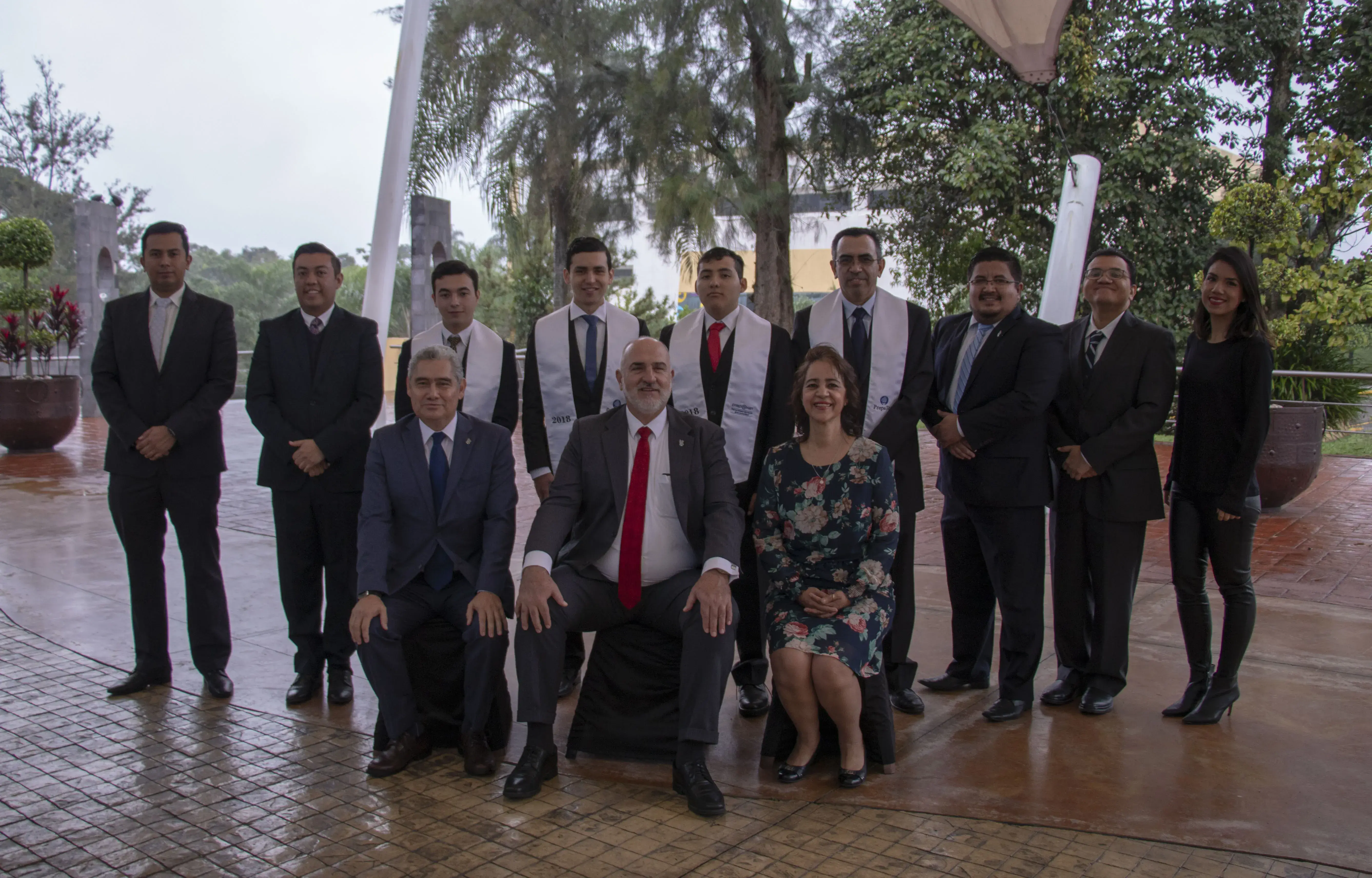 Despedida de graduandos llena emociones inolvidables 