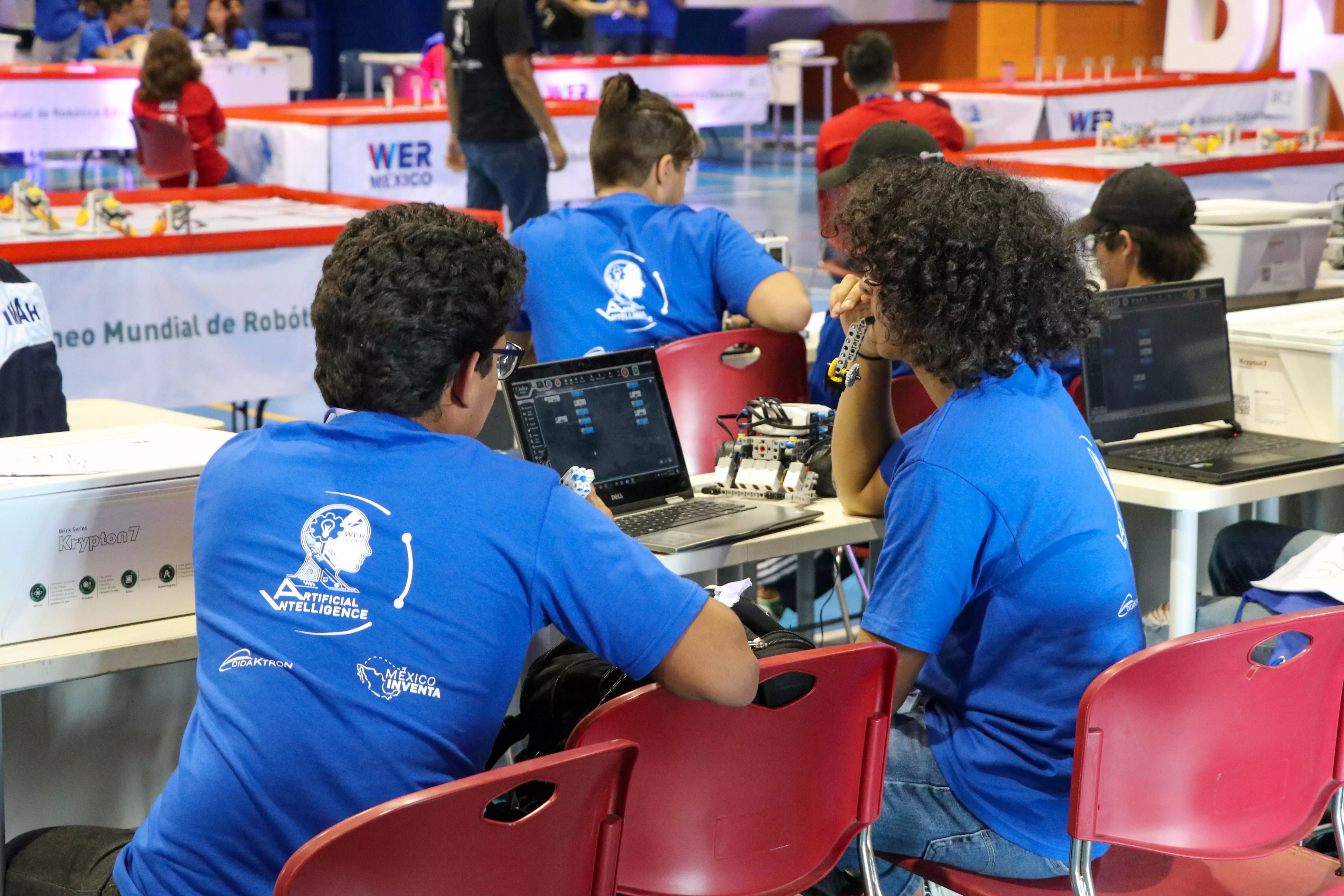 Estudiante se encuentra en la competencia.
