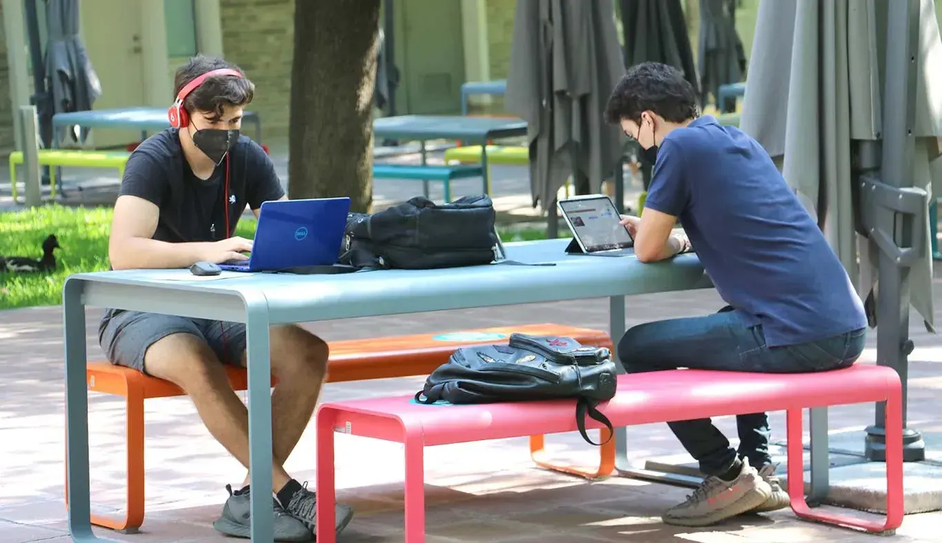 Regreso híbrido presencial en el campus Monterrey