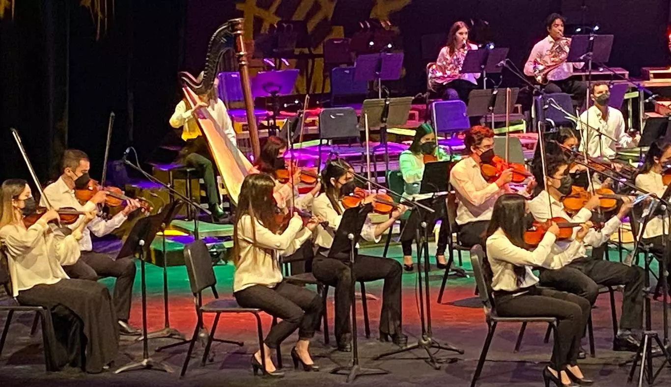 "Corazón Latino" en el Auditorio Luis Elizondo.
