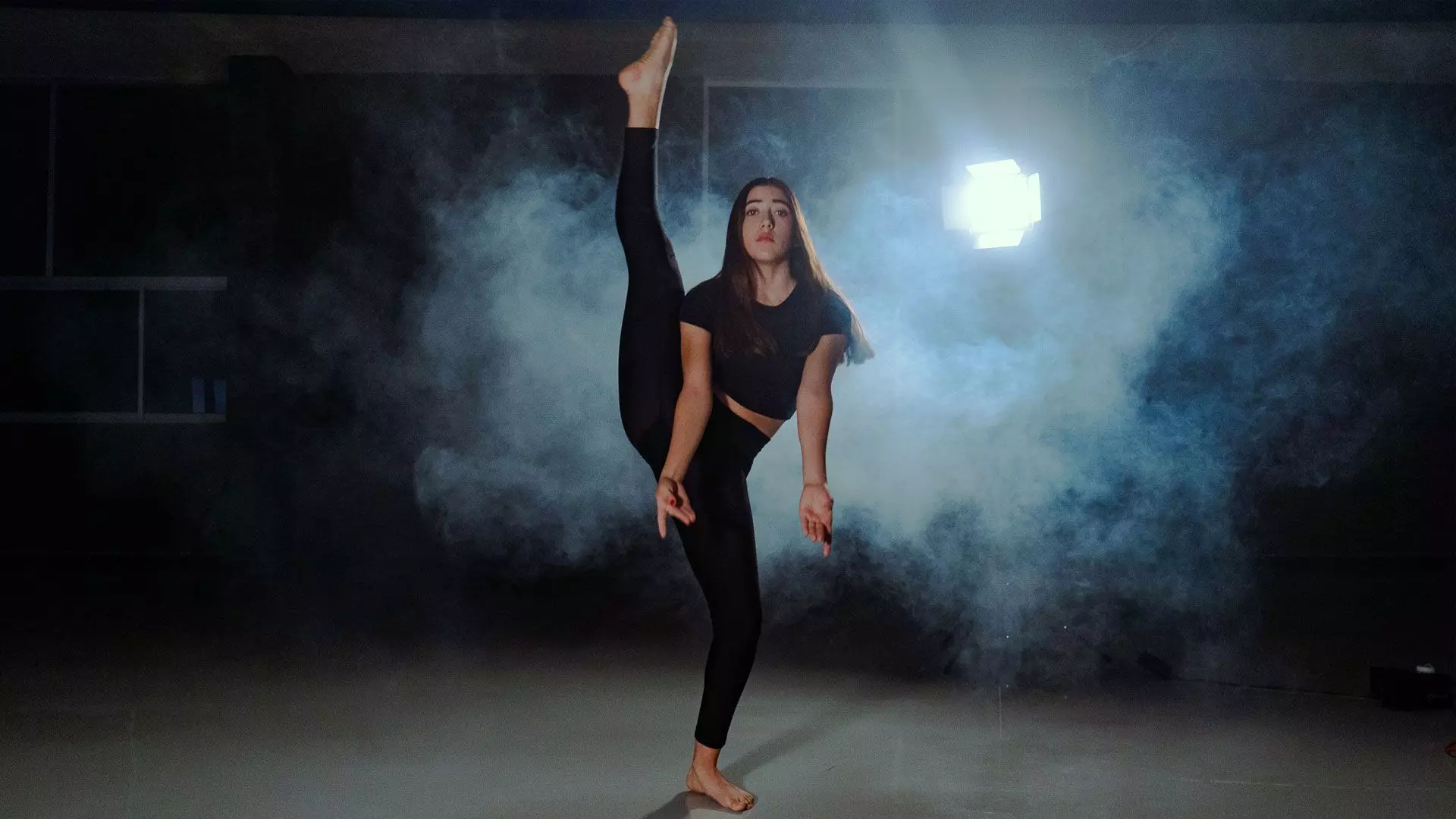 Bailarina haciendo flex