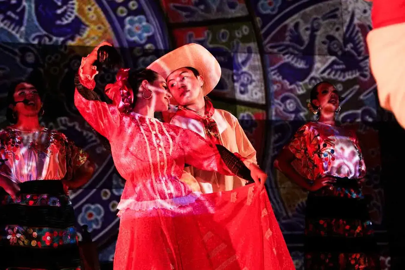 Espectáculo folclórico Estampas de México, del Tec Guadalajara, presentó la producción Nochecita Guerrerense.