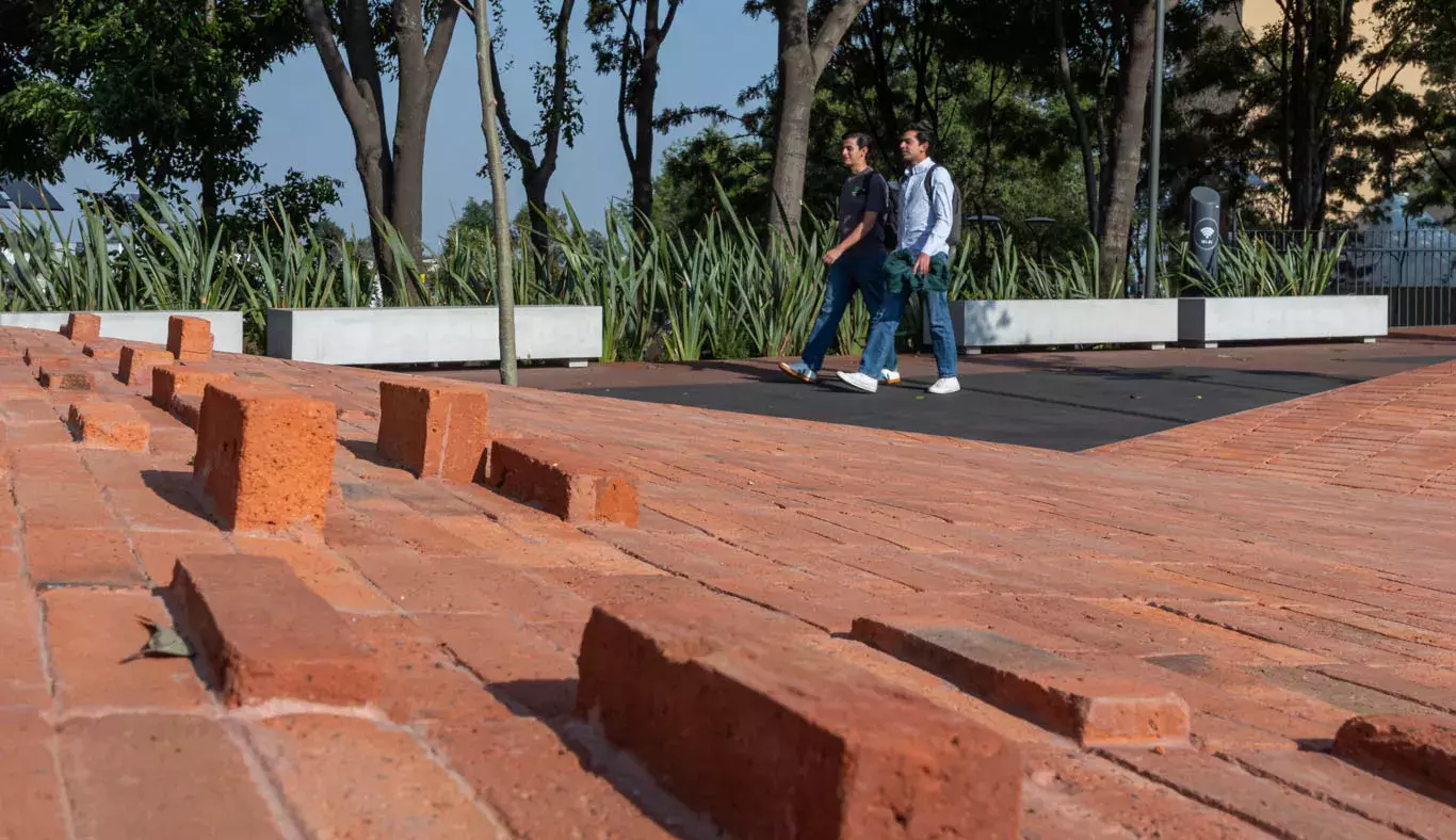 Al aire libre: alumnos tec estrenan espacio de convivencia en Tec CSF