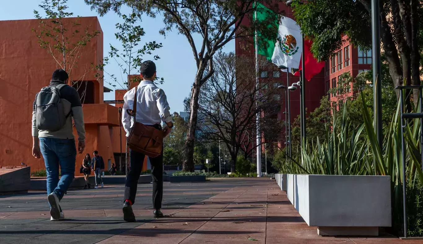 Al aire libre: alumnos tec estrenan espacio de convivencia en Tec CSF