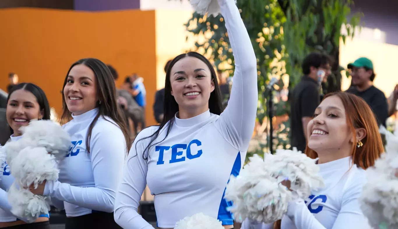 Al aire libre: alumnos tec estrenan espacio de convivencia en Tec CSF