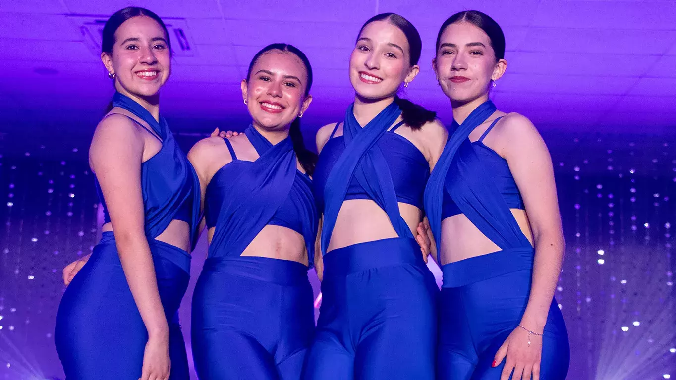 Alumnas de la compañía de baile. 