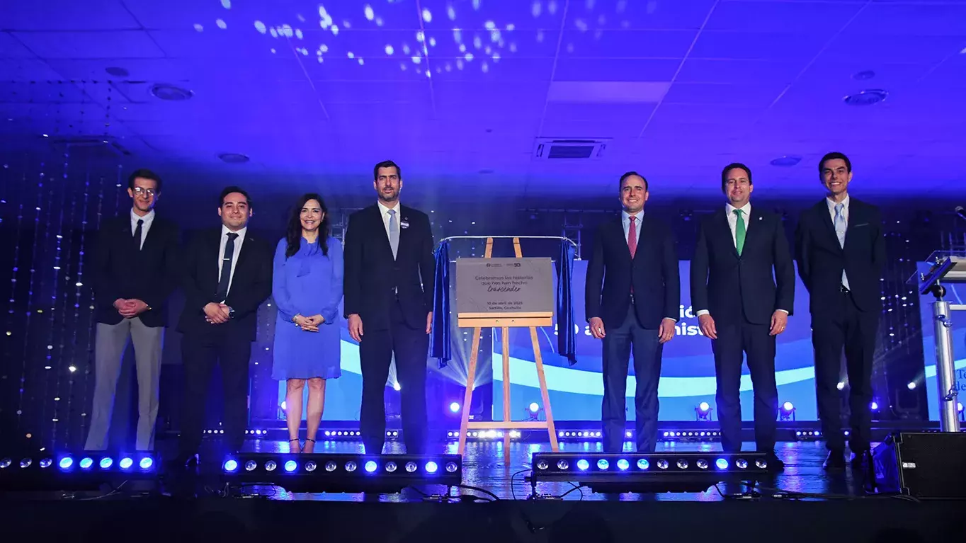 Autoridades presentes en evento de 50 aniversario de campus Saltillo.