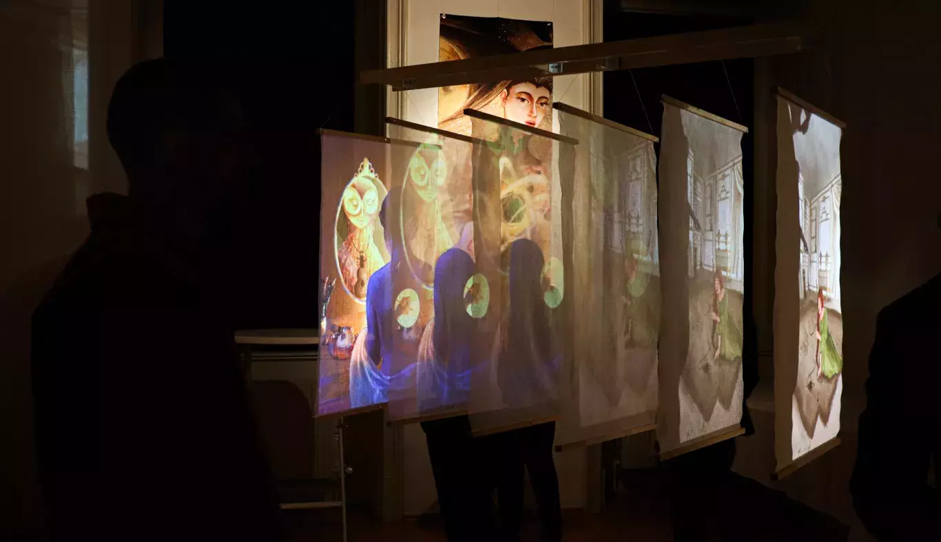 Surrealismo digital: estudiantes Tec exponen obras de arte en Viena