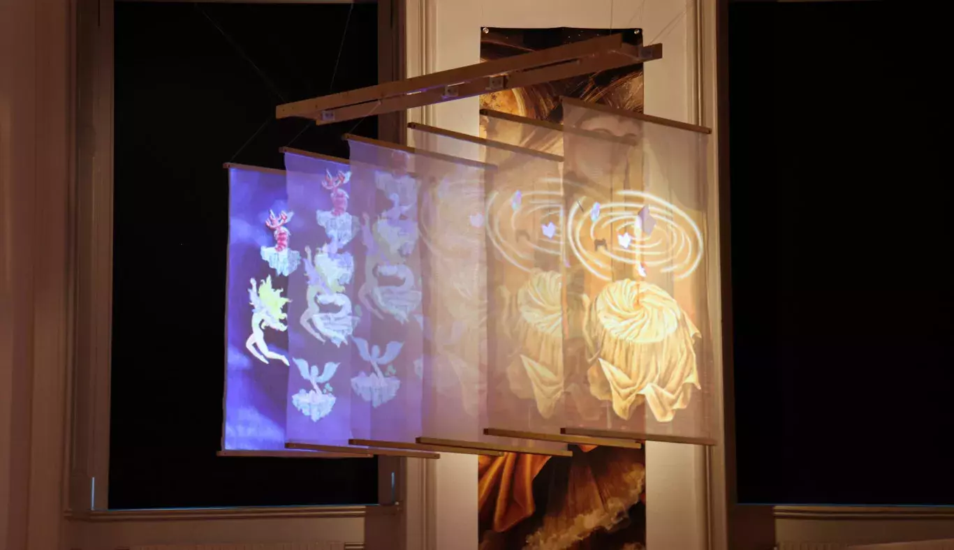 Surrealismo digital: estudiantes Tec exponen obras de arte en Viena