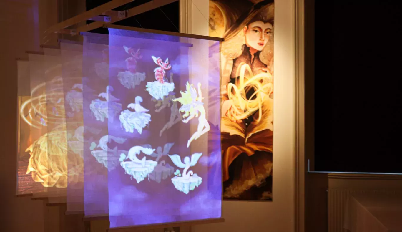 Surrealismo digital: estudiantes Tec exponen obras de arte en Viena