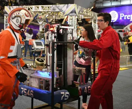 ¿Qué es FIRST y con qué se come?