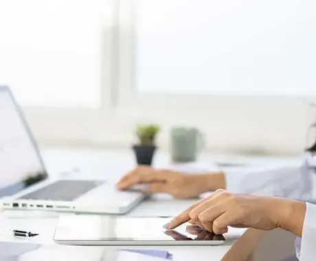 Ante COVID, estudiante crea red de asesoría médicas y económica online