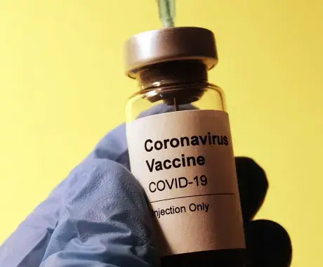 ¿Vacunarse en el extranjero? Conoce la opinión de experta Tec