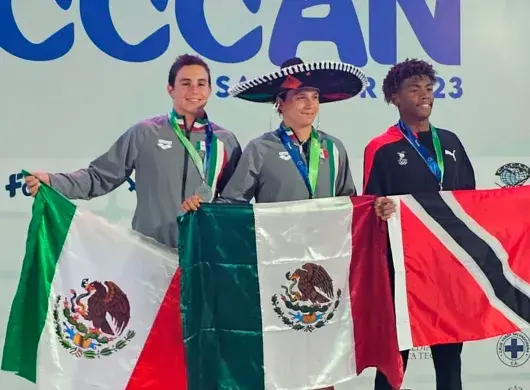 Mexicano medalla de plata en natación
