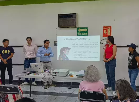 Estudiantes de cuarto semestre de la Licenciatura en Finanzas del Tec campus Cuernavaca, impartieron talleres de educación financiera y finanzas personales a adultos mayores en el CEAGEM.