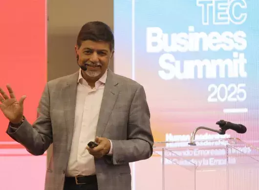 Tec Business Summit 2025 contó con panel magistral de Raj Sisodia