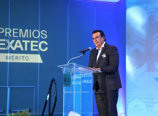Premio Mérito EXATEC 2025 para Raúl Revuelta, del Tec Guadalajara.