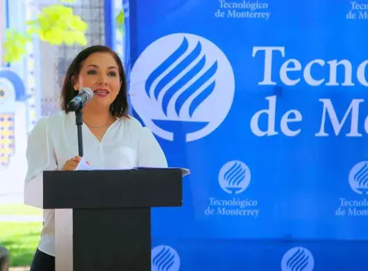 adriana morales profesora tec tampico en congreso internacional