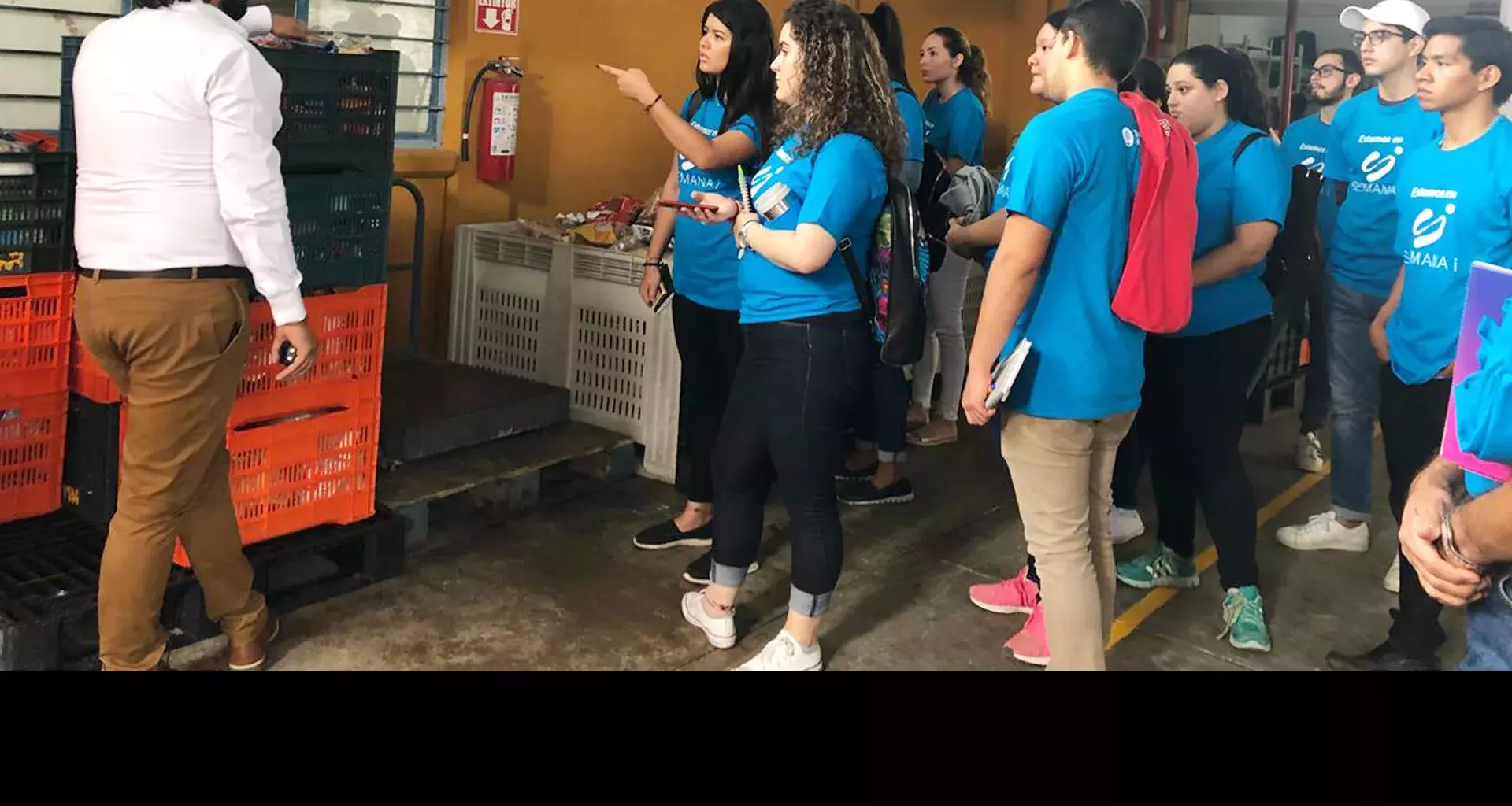 Alumnos en el Banco de Alimentos