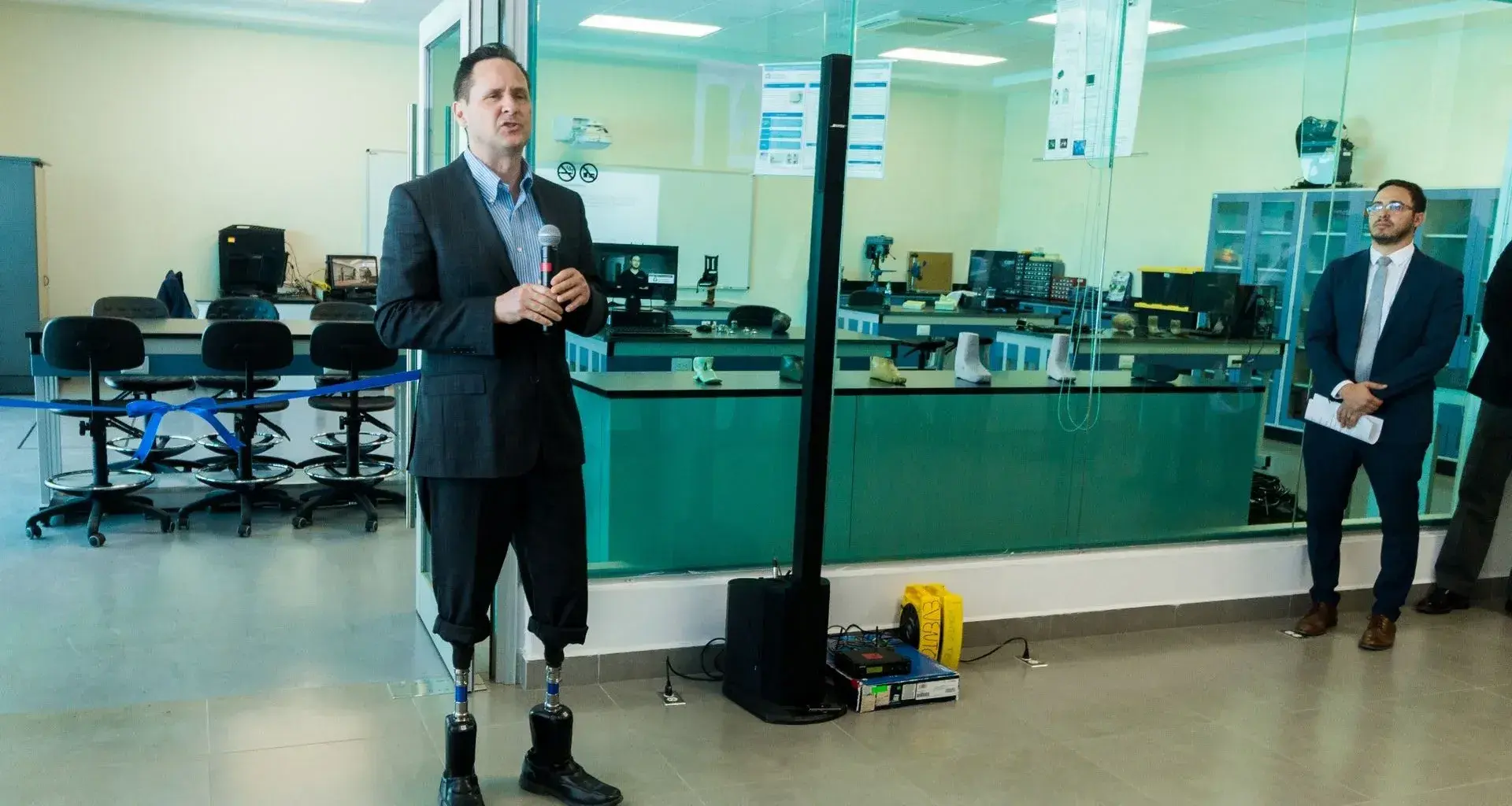 Hugh Herr inaugura laboratorio dedicado a la Biomecatrónica en el Tec