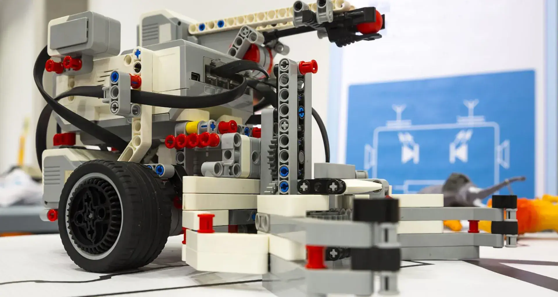 Robot_Creado_Con_Lego