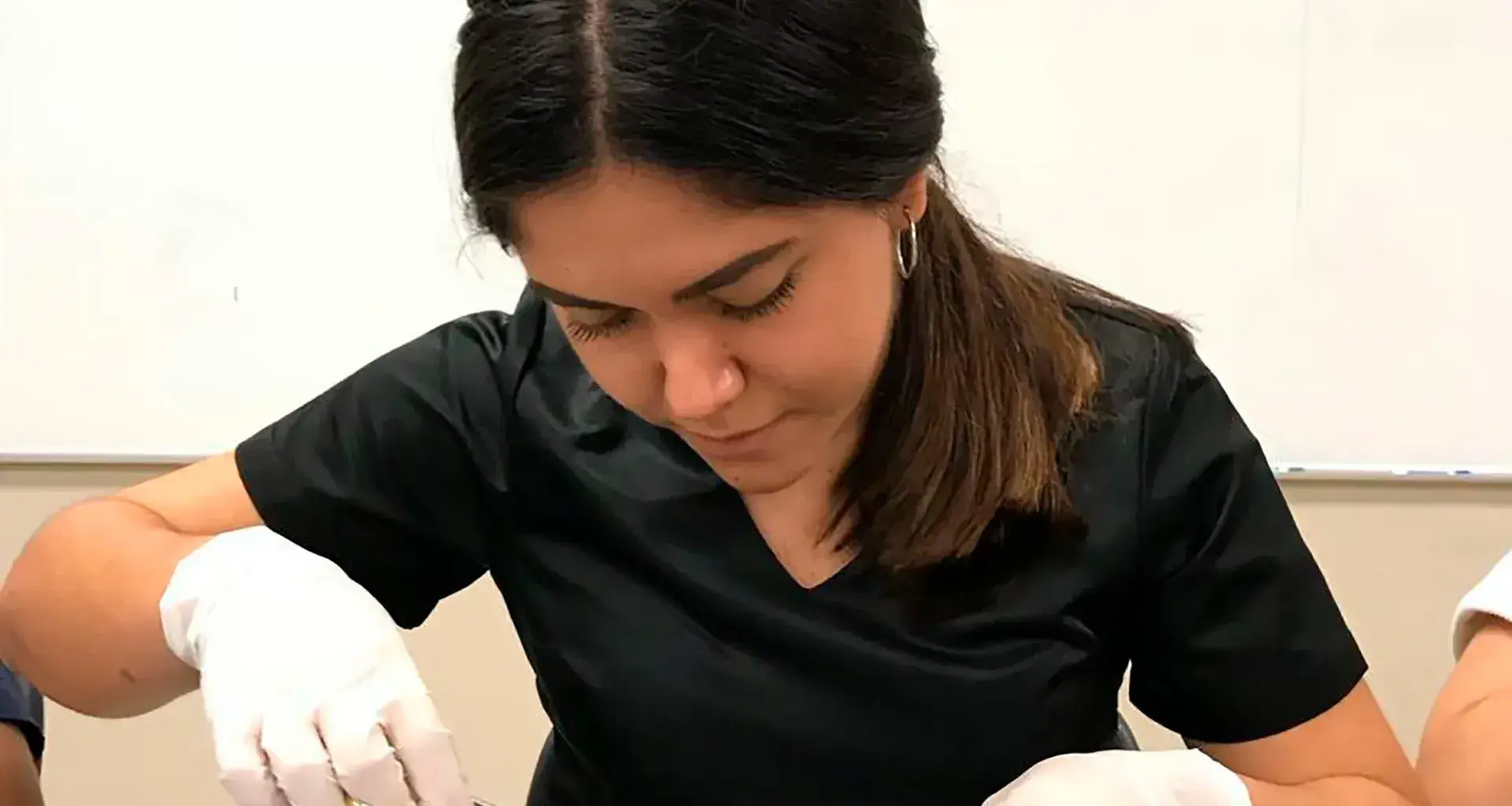 Carrea de Medicina del Tec Guadalajara: Women Interesed in Surgical Education (WISE) impulsa la especialidad en cirugía