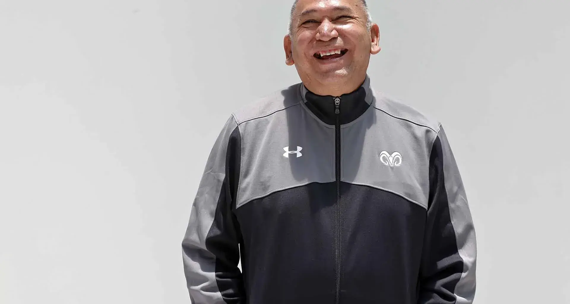José Núñez cumple 43 años trabajando en el Tec de Monterrey campus Querétaro donde ha dedicado su vida a formar alumnos en el voleibol.