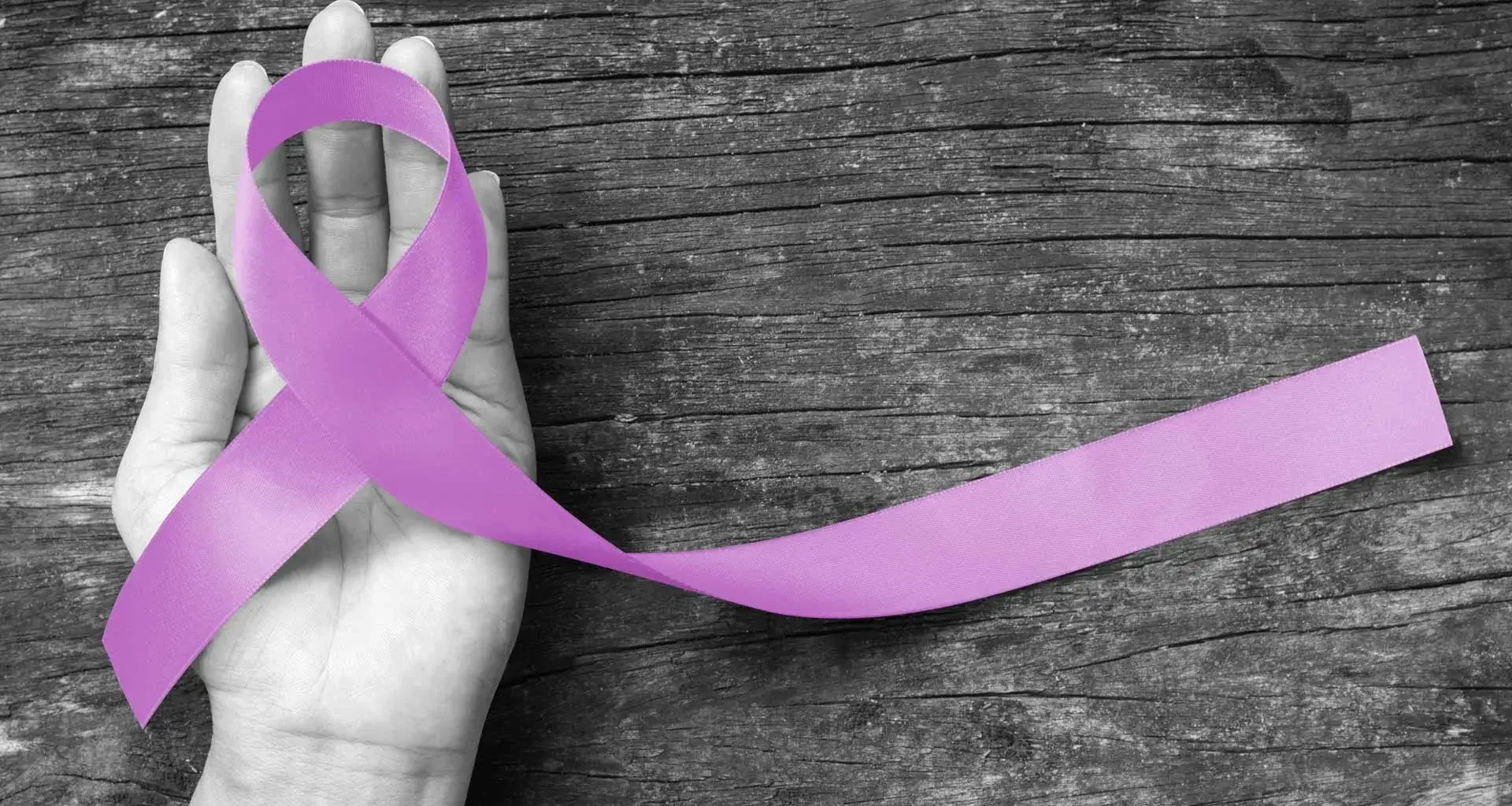 ¿Usar el celular causa cáncer? Mitos y realidades de esta enfermedad